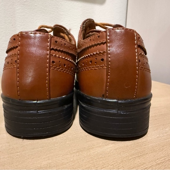ACE Boys’ Oxford Dress Shoes – Size 1.5M – Brown Wingtip - Picture 2 of 7
